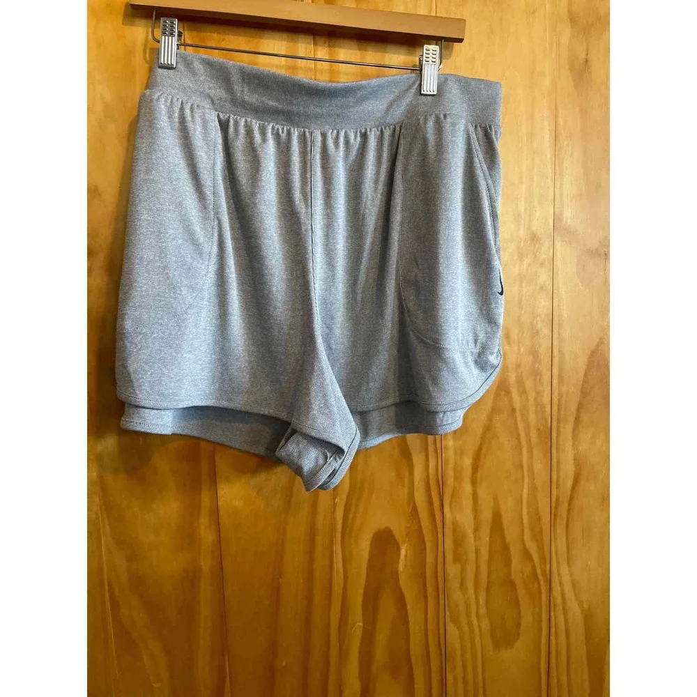 Size 1X Nike Grey Women's Shorts